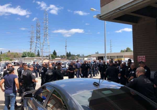 פשיטה בוואלי לוס אנג'לס: עשרות נהגי מירוצי רחוב עוכבו לחקירה