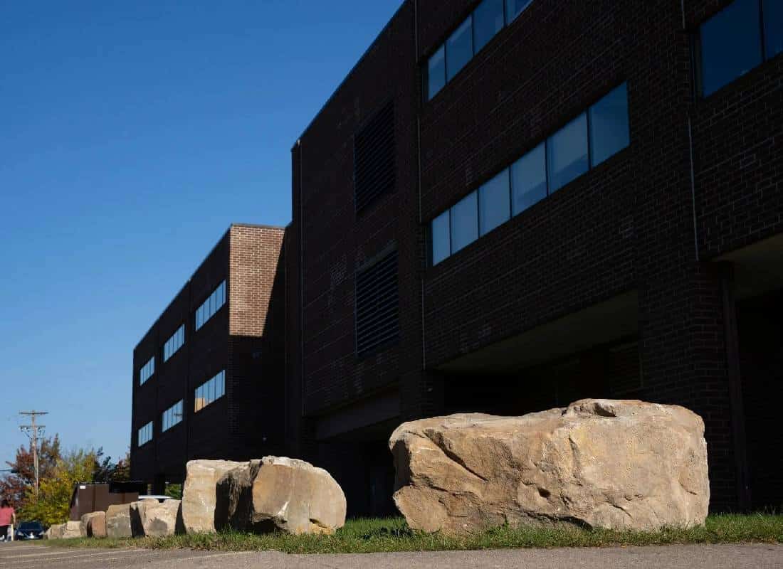 מצור על הדמוקרטיה: מחוז בפנסילבניה מתבצר לקראת הבחירות