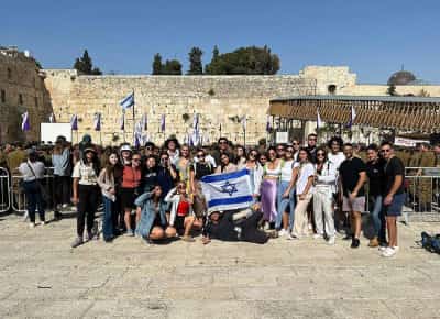 הדור מתרחק: המשבר שמאיים לנתק את יהדות אמריקה מישראל