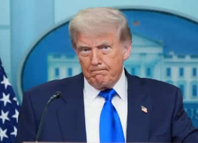 הצלתי אותך ממוות מכוער ומבזה: טראמפ מתעמת עם חמינאי ומאיים בתקיפות נוספות