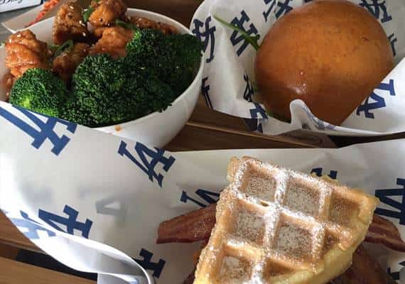 לוס אנג'לס: הדודג'רס הציגו את תפריט האוכל החדש שיוצע לקהל באצטדיון במהלך העונה