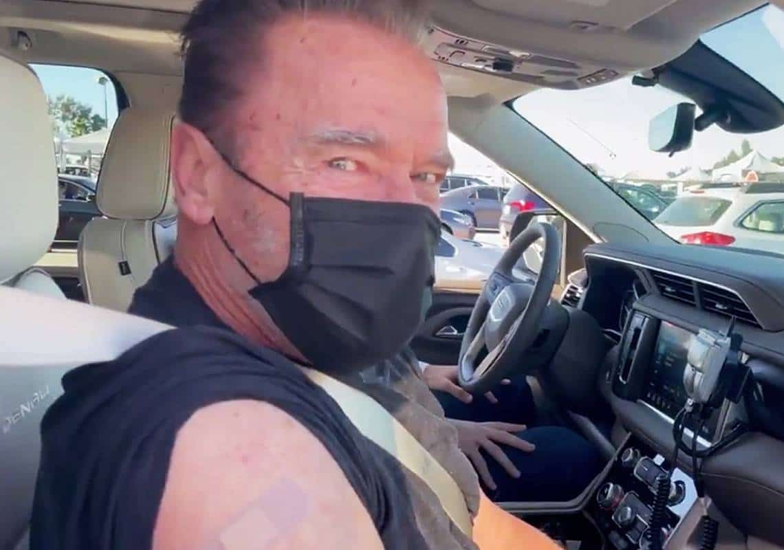 "בוא איתי אם אתה רוצה לחיות": ארנולד שוורצנגר קיבל חיסון נגד קורונה