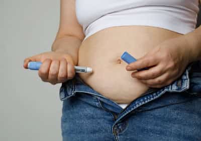 חמישה מזונות שמפעילים את 'הורמון האוזמפיק' – בלי תרופות