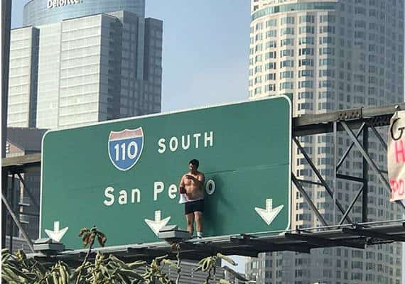 לוס אנג'לס: אירוע הזוי הביא לסגירת כביש ה-110