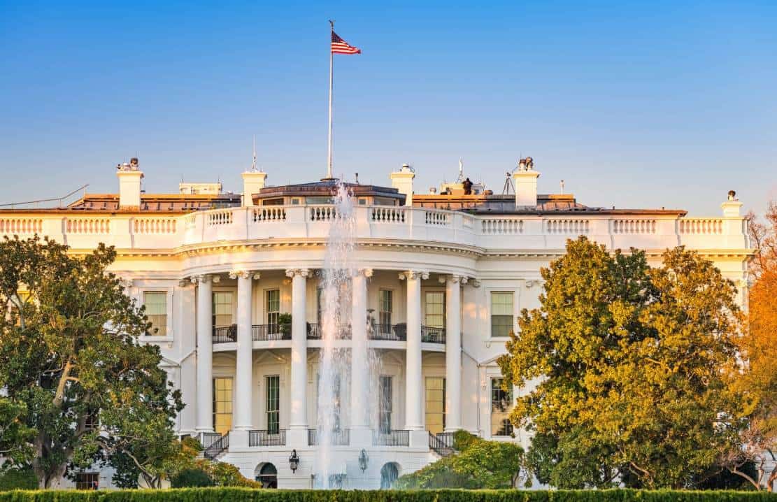 אנטישמיות בבית הלבן? "יהודים סורבו להיכנס לאירוע נגד שנאה בבית הלבן"