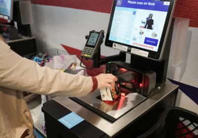 האם אתם חלק מהסטטיסטיקה? אחד מכל ארבעה אמריקאים גונב בקופות שירות עצמי