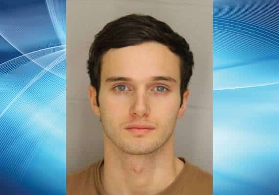 ניו יורק: צעירה נפרדה מבחור באינטרנט ומשם חייה הפכו לסיוט