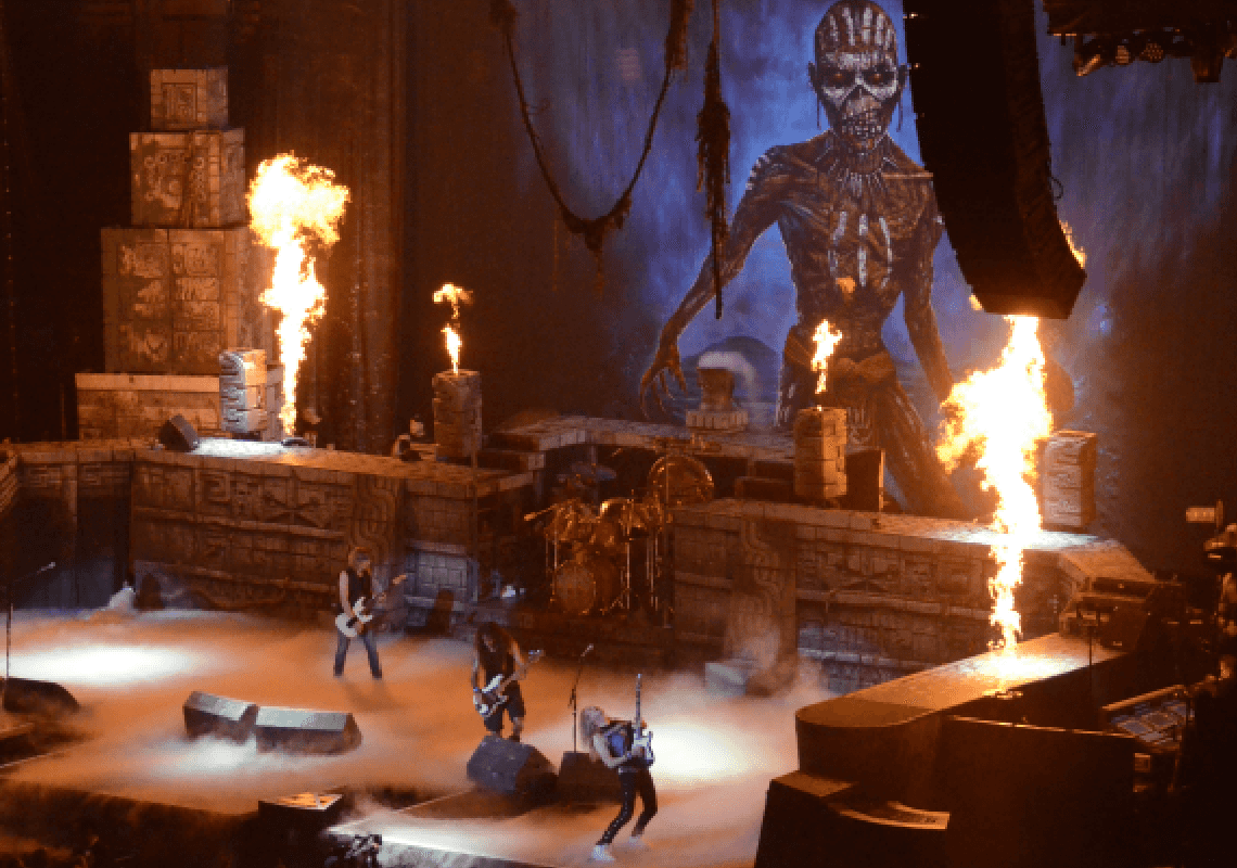 הורים דורשים לפטר מנהלת בית ספר – כי היא הביעה את אהבתה ללהקת מטאל