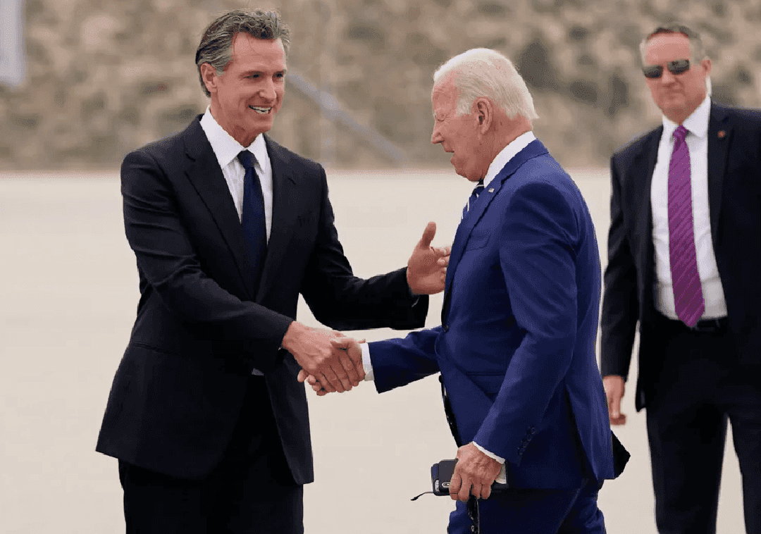 מושל קליפורניה טוען: גילו של ביידן - הוא כוחו