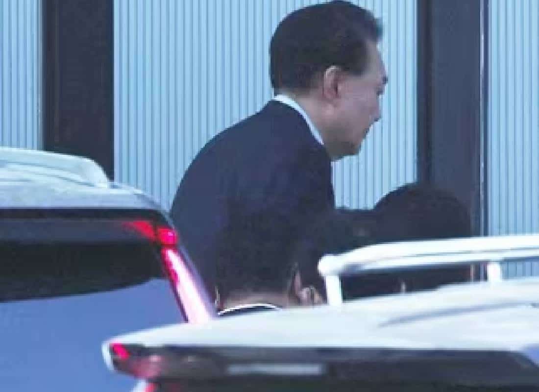 דרמה בדרום קוריאה: הנשיא המודח נעצר לאחר מצור במעון הרשמי 