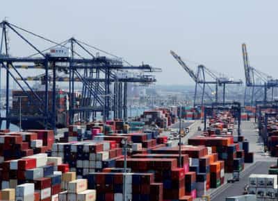 שער הכניסה של אמריקה במצוקה: המכסים של טראמפ חונקים את נמל לוס אנג'לס ומאיימים על כלכלת העיר