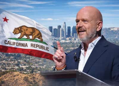 הרפובליקאי שישבור את המסורת בקליפורניה? שמרן בריטי לשעבר מוביל במרוץ לתפקיד המושל  