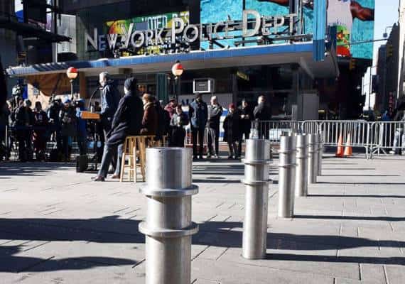  ניו יורק: מעקות בטיחות חדשים יוצבו בנקודות מפתח בעיר 