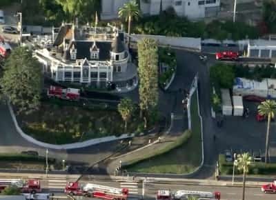 האש בטירת הקסמים: שריפה פרצה בבניין ההיסטורי של ה"מג'יק קאסל" בהוליווד — פועלי התחזוקה חשודים 