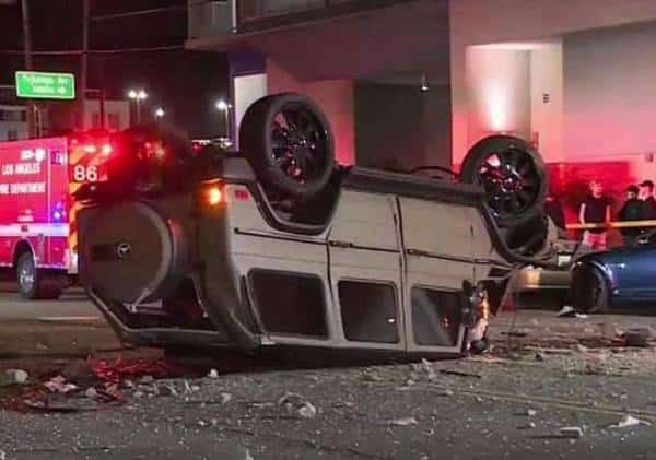 צניחה חופשית בוואלי לוס אנג'לס: נהג איבד שליטה ביציאה מהחניון