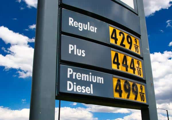 שיא של שנים: זו הסיבה להתייקרות הקיצונית במחירי הדלק בקליפורניה