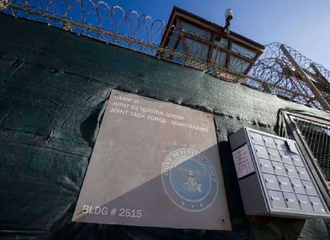 מהפך בגואנטנמו: טראמפ יסב את הכלא המפורסם למתקן כליאה המוני למהגרים