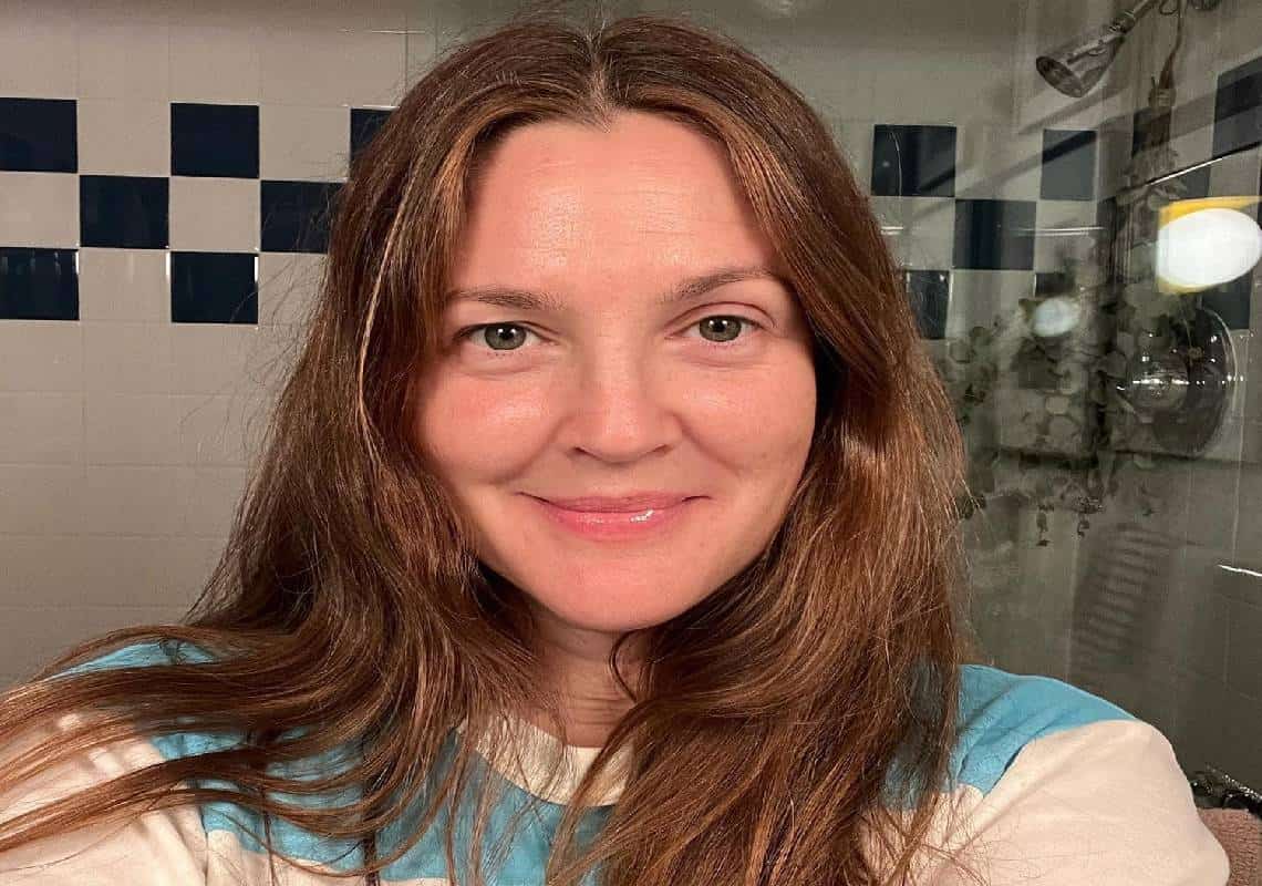 לכבוד יום הולדתה ה-47: דרו ברימור בסלפי אמיץ במיוחד 