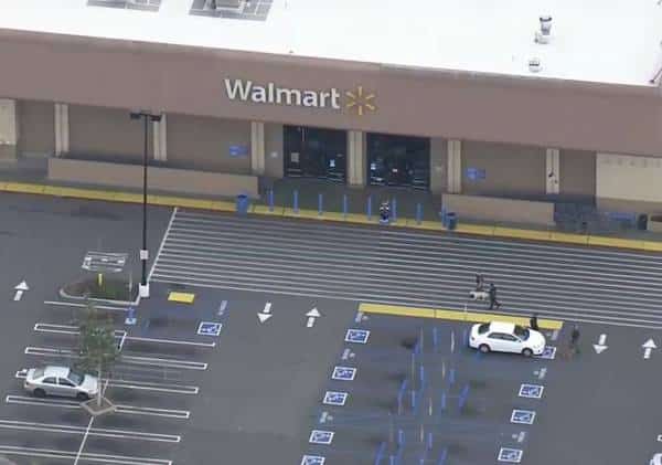 דרום קליפורניה: סניף וולמארט פונה בעקבות איום על פצצה