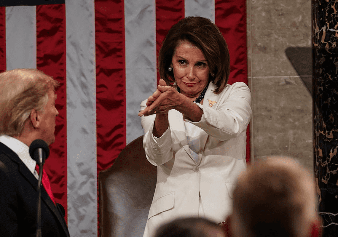 למרות מעורבותה בהפסד הדמוקרטים: ננסי פלוסי מסרבת לשחרר את אחיזתה במפלגה