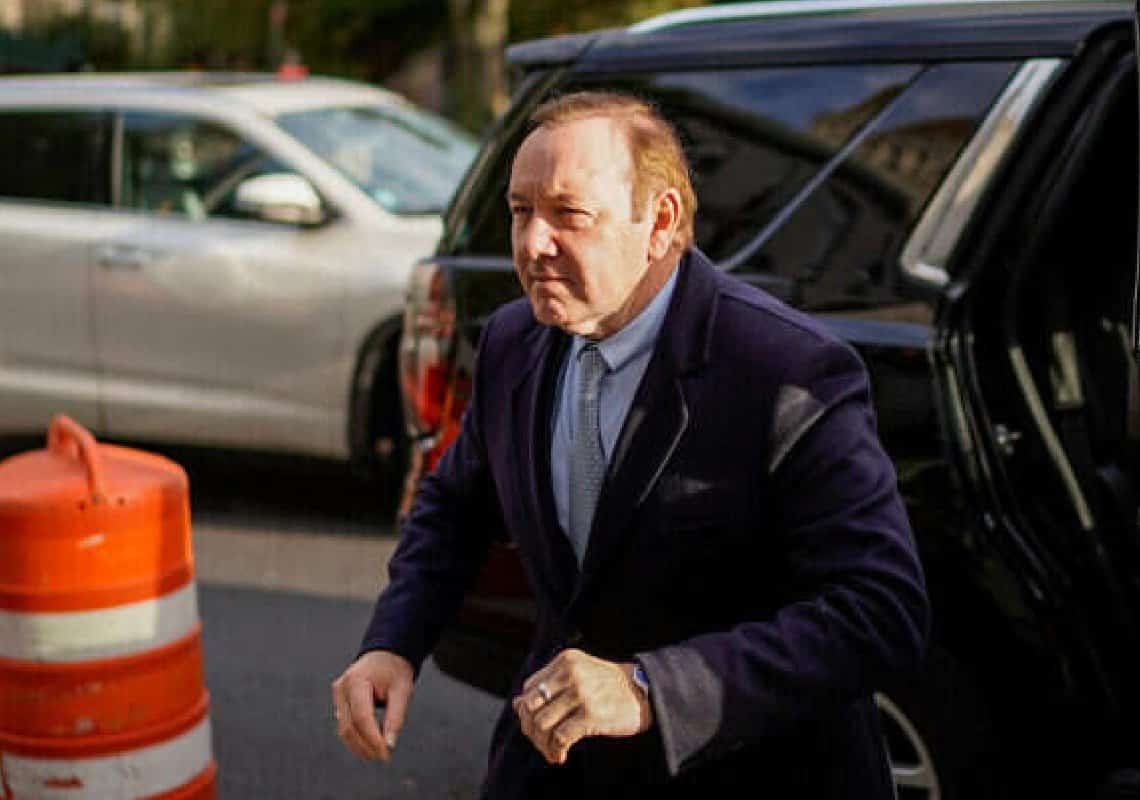 בעקבות האשמות בגין הטרדה מינית קווין ספייסי מגיב: ״פחדתי לצאת מהארון״