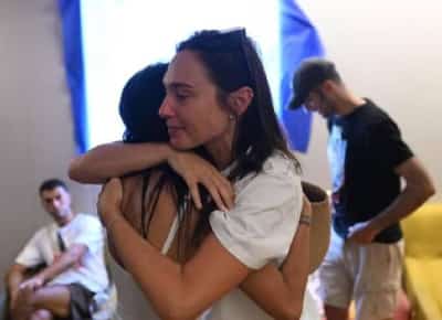 מהאשמות שנויות במחלוקת להתנצלות: גל גדות בין סערת "שלגיה" לתמיכה בחטופים