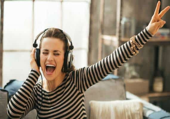 רוצים לאכול בריא יותר? תנמיכו את המוזיקה...