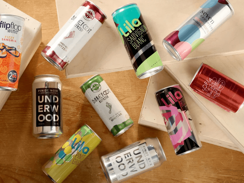 תשכחו מבקבוקים: טרנד חדש מציג יין בפחיות