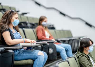 אוניברסיטה תשלם למעלה מעשרה מיליון דולר: חייבה סטודנטים ועובדים להתחסן לקורונה בניגוד לאמונתם