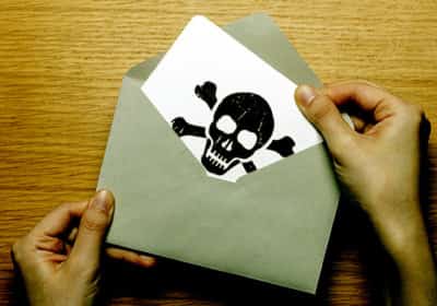 מומחים לחומרים מסוכנים הוזנקו לבית משפחה יהודית שקיבלה מכתב איומים