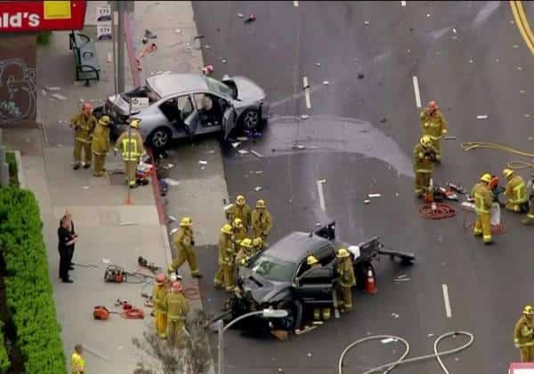 3 פצועים קשה בתאונה בוואלי לוס אנג׳לס לאחר התנגשות במכונית גנובה במהלך מרדף משטרתי