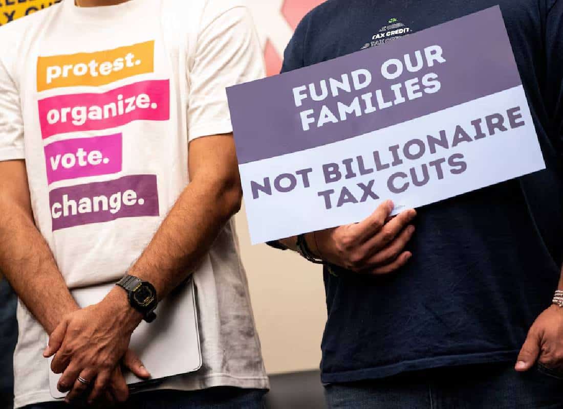 מכה לטראמפ: שמרנים קיצוניים בקונגרס מורדים נגד חוק המס השאפתני