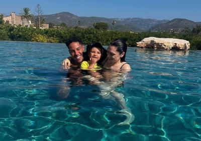 ג'סי ג'יי שוברת שגרה: חופשה משפחתית בספרד עם בנה ובן הזוג הישראלי