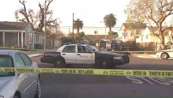 לוס אנג'לס: גבר ירה למוות בבת זוגו ופגע אנושות בבתו בת ה-8