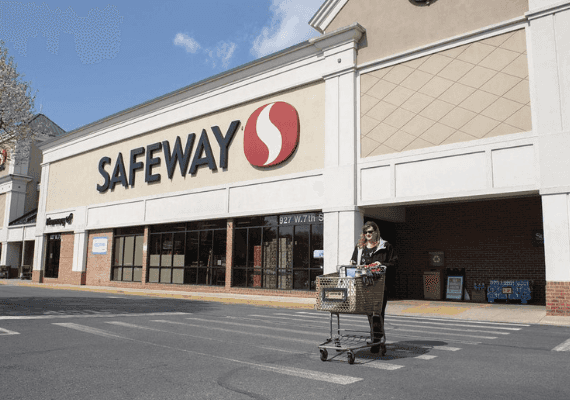 בפעם השנייה בשנה: סניף של Safeway בקליפורניה מכר שתיה חריפה לקטינים, איבד את רישיון האלכוהול