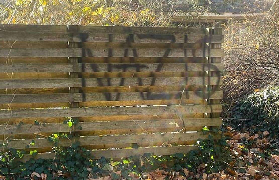 ביתו של השגריר רם עמנואל בשיקגו הושחת בכתובת ''נאצים‏''