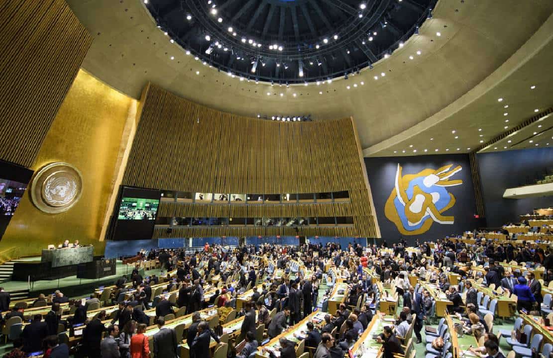 143 בעד - רק 9 נגד: האו"ם אישר את קבלת פלסטין כמדינה מן המניין - ארה"ב צפויה להטיל וטו