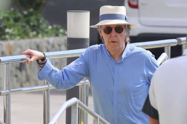 חיפושית על יאכטה יוקרתית: פול מקרטני נהנה מארוחה על יאכטה מפוארת של מיליארדר ישראלי