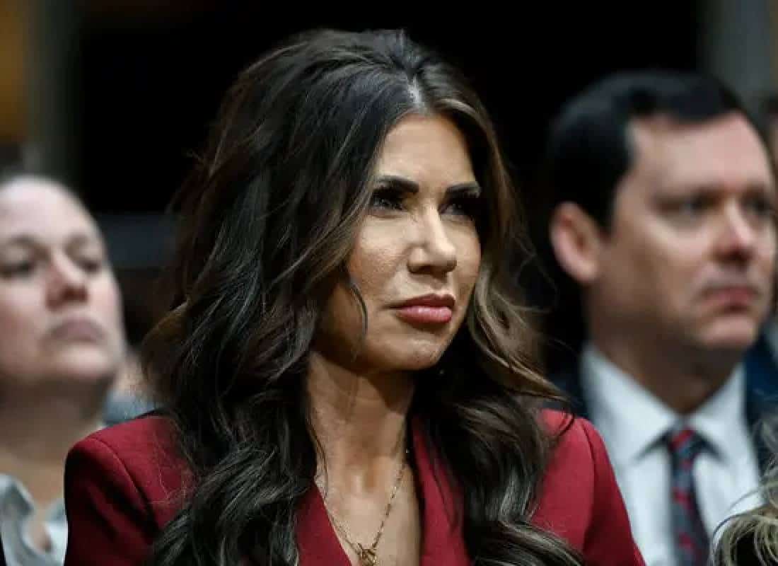 תיקה של שרת הביטחון הפנימי של ארה"ב נגנב עם מסמכים רגישים ואלפי דולרים