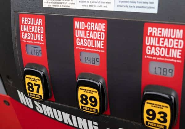 לא הכל שלילי: מחירי הדלק בארה"ב בצניחה חופשית