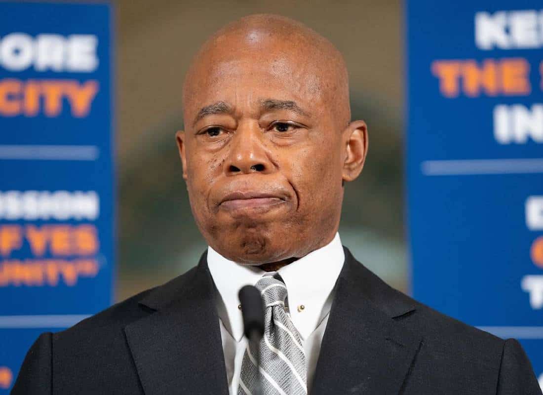 ראש עיריית ניו יורק: "בגלל הדיסלקציה שלי לא הצלחתי לפתוח את הטלפון  לחוקרי ה-FBI"