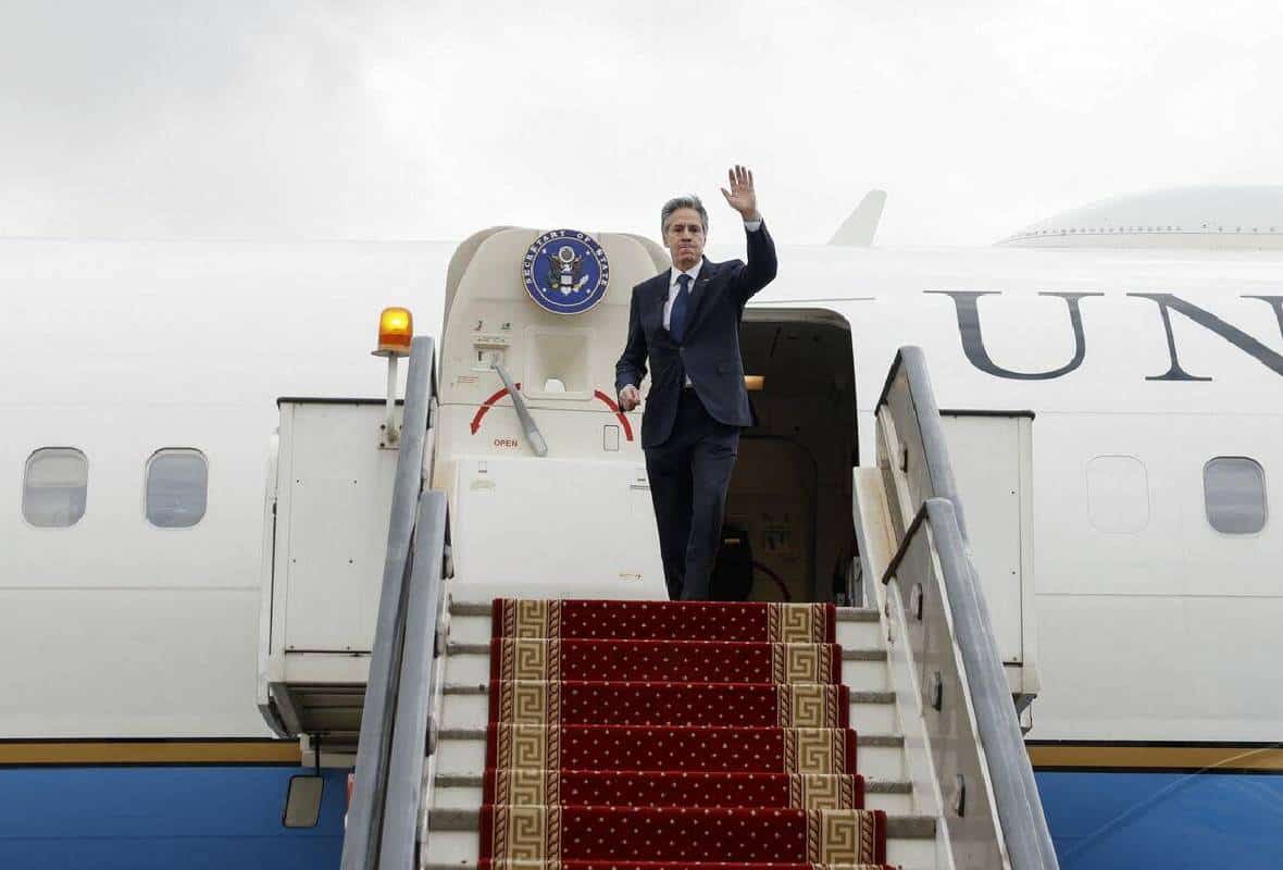 "בשל תקלה במטוס הבואינג": שר החוץ האמריקאי בלינקן נתקע בדאבוס