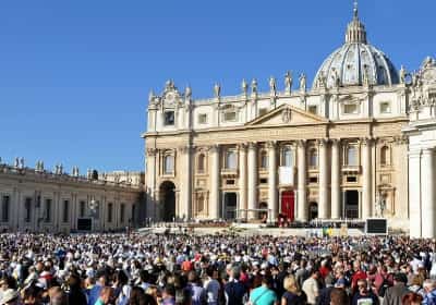 העומס חונק את היופי: אלה 15 היעדים העמוסים ביותר בתיירים בעולם