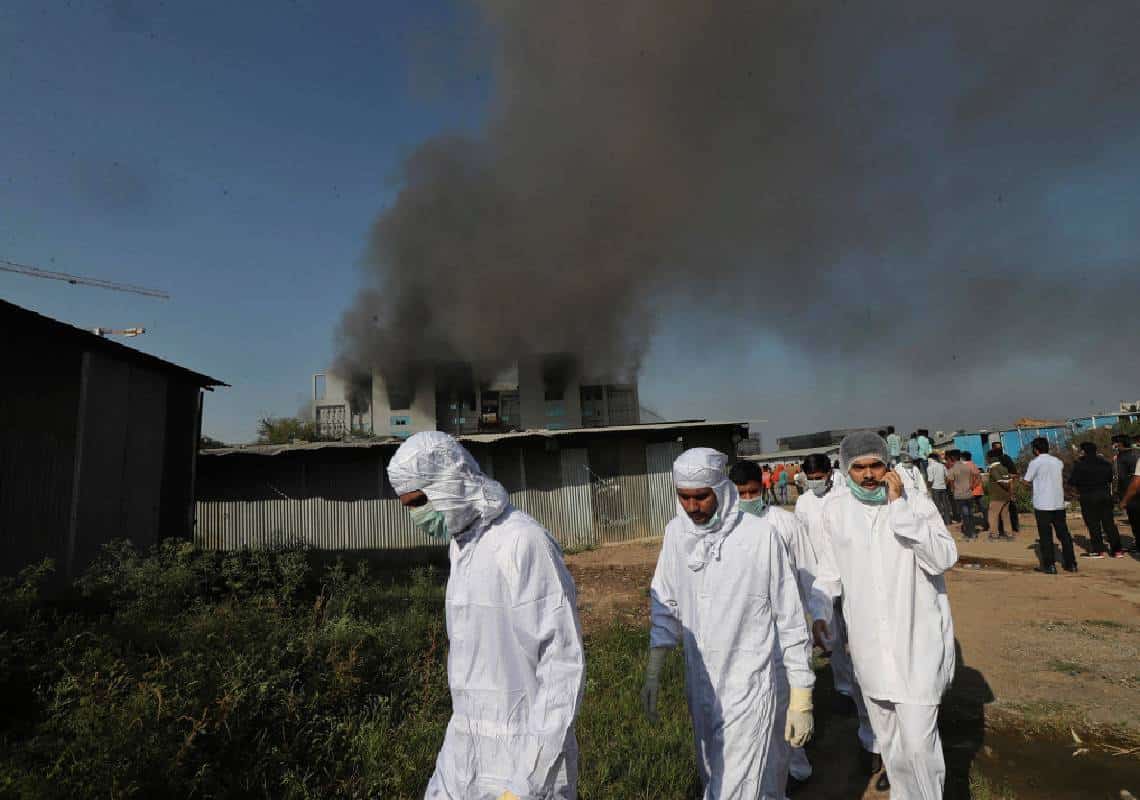 מפעל החיסונים הגדול בעולם המייצר את מיליארדרי חיסוני הקורונה עלה באש