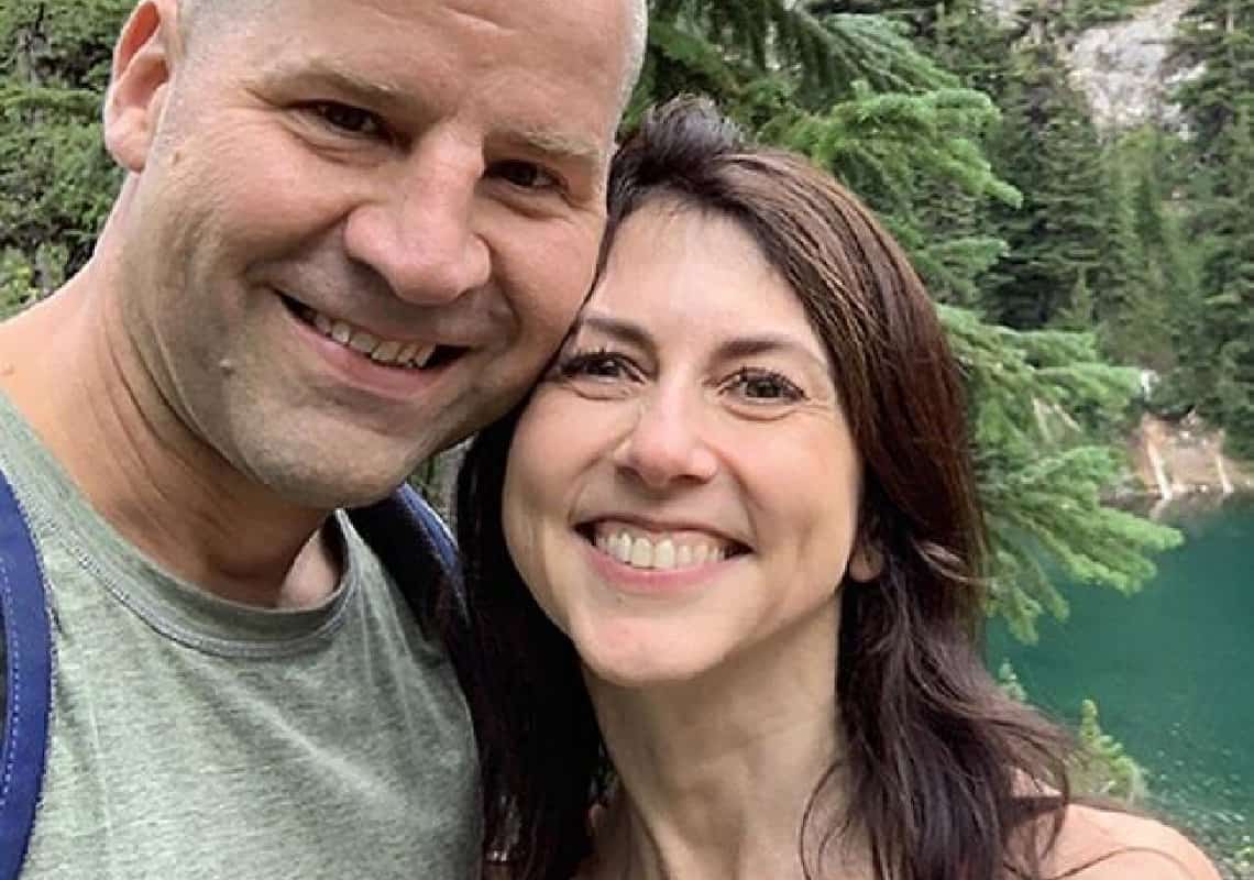 שנה וחצי אחרי שהתחתנו: גרושתו של ג'ף בזוס והחבר נפרדו 