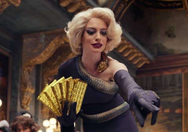 אן האת'ווי התנצלה גם כן לאור שערוריית הסרט "The Witches"