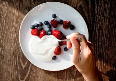 לא סתם טרנד: יש סיבה למה יוגורט יווני בריא בהרבה מיוגורטים אחרים