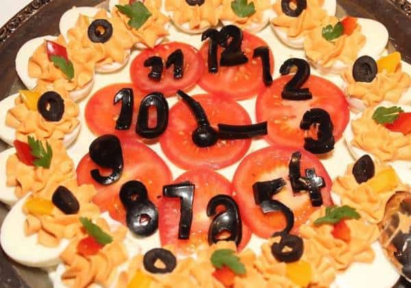 רעבים? 12 מאכלים טעימים ובריאותיים לשעת לילה מאוחרת