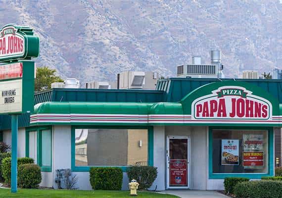 בעקבות פרשת הגזענות של המייסד: רשת "פאפא ג'ונס" מושיטה יד לבעלי הסניפים