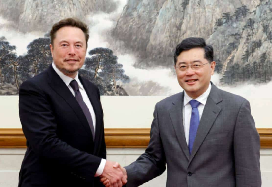‏אילון מאסק נפגש עם שר החוץ הסיני